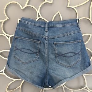 Abercrombie & Fitch Shorts - Abercrombie and Fitch High Rise Denim Shorts 4 Abercrombie & Fitch Shorts - Abercrombie and Fitch High Rise Denim Shorts 4